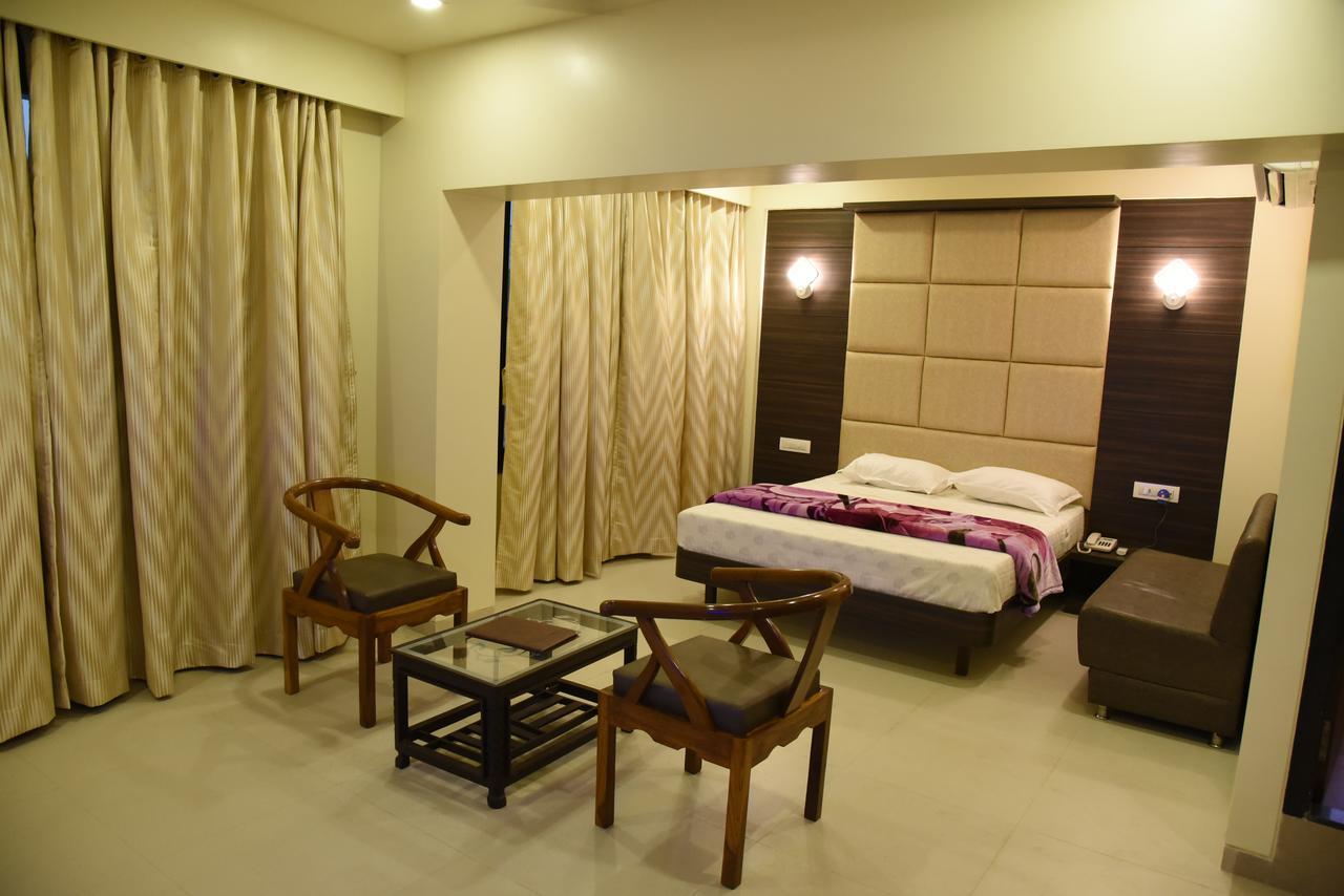 K D Residency Hotel Kalyān Exterior foto