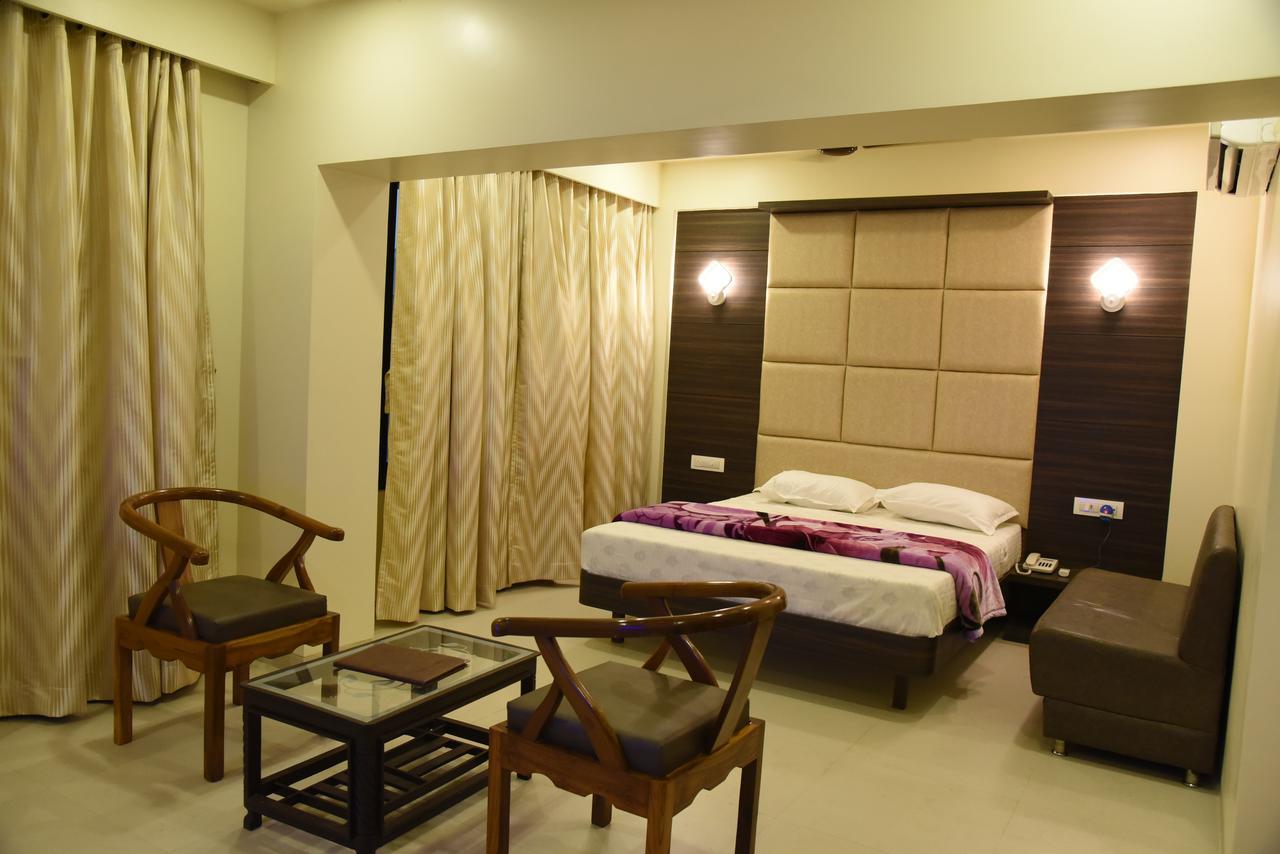 K D Residency Hotel Kalyān Exterior foto