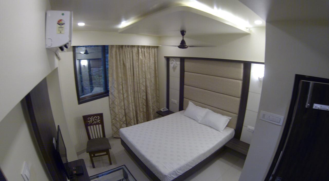 K D Residency Hotel Kalyān Exterior foto