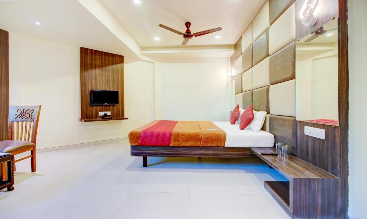 K D Residency Hotel Kalyān Exterior foto